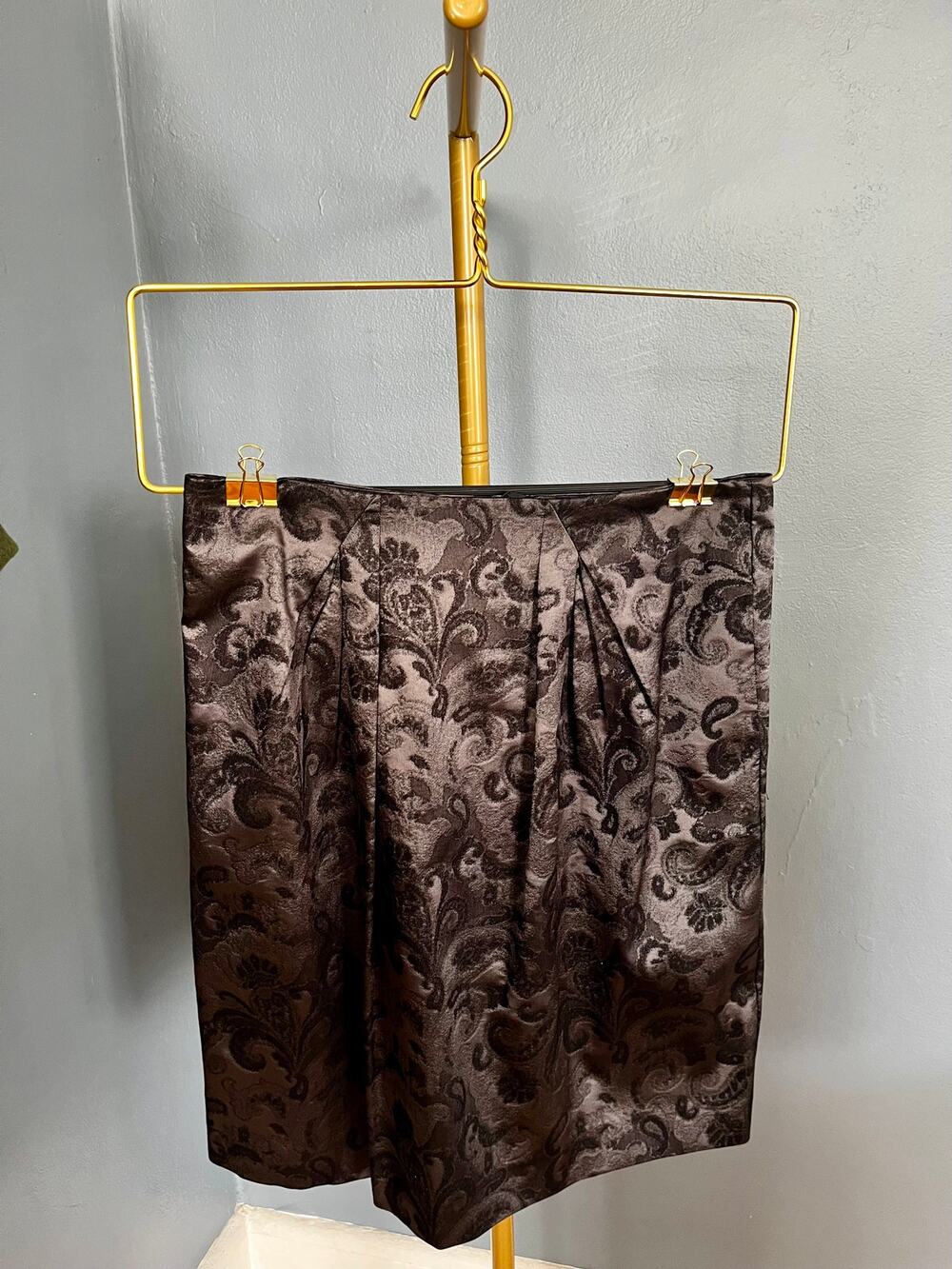 NWT Size 6, Brooks Brothers, Black on Black floral print skirt